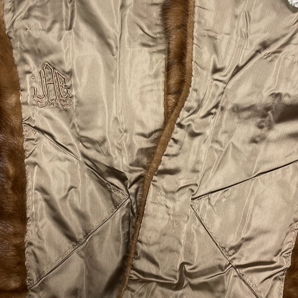 Vintage I. Magnin & Co. fur wrap shawl in great condition - Picture 4 of 4